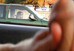 یک زن و شوهر سکسی، با تمایل زیادی برای شروع رابطه جنسی زیبا، بدن خود را به دانلود فیلم ثکثی یکدیگر متصل می شوند و آنها مشتاق یکدیگر یکدیگر هستند. گوساله بمکد دیک و مرد با خوشحالی از زیر بغلش لخت می کند