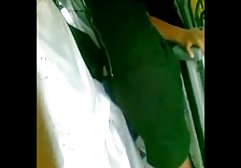 زن زیبا اسپری ادرار در دانلودفیلم سکسسی حیاط